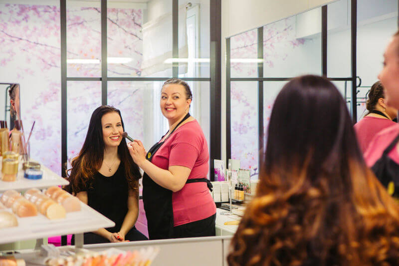 Saaran kauneussalonki keuruu